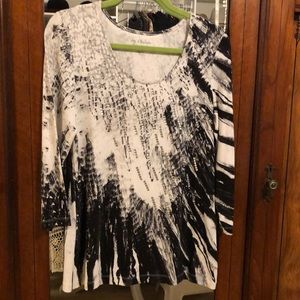 Chico’s size 0 silver trim 3/4 sleeve top